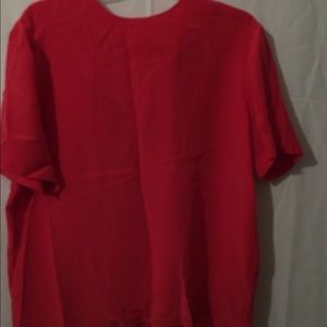 Beautiful red silk/polyester short-sleeved blouse